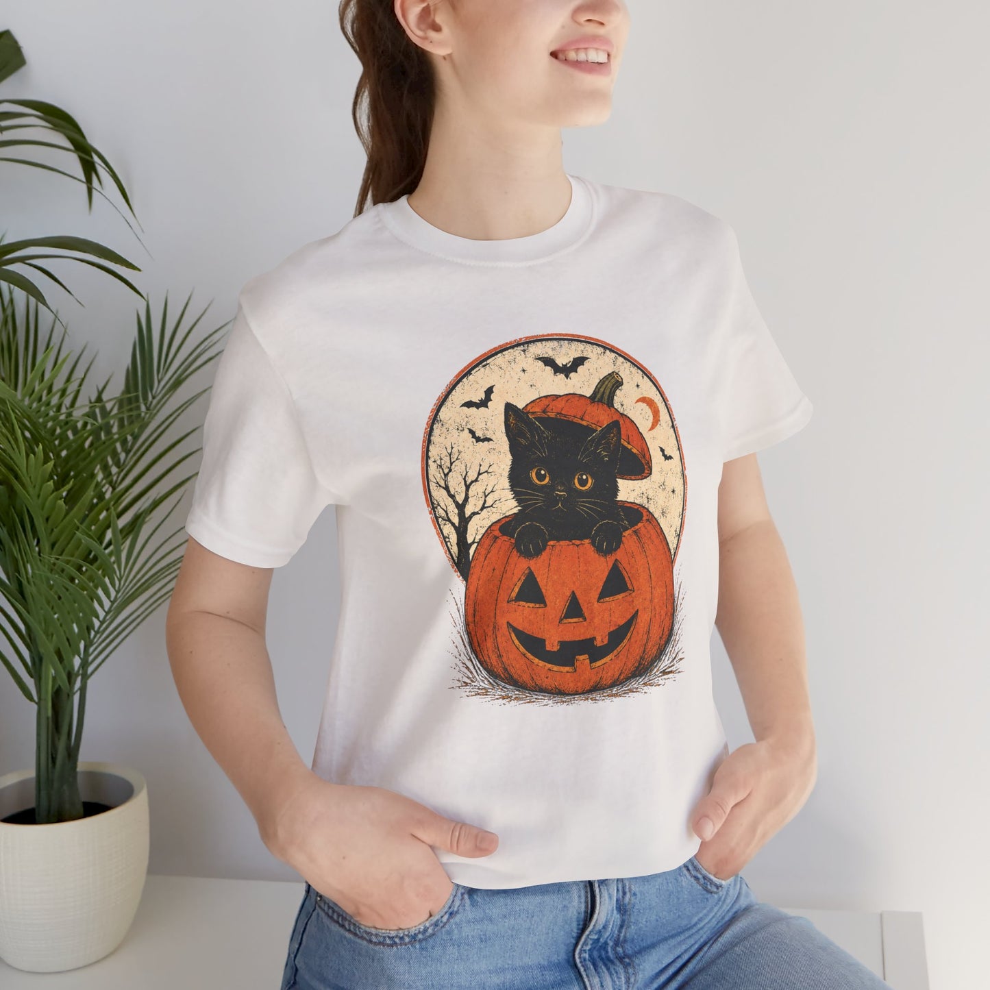Halloween Black Cat Pumpkin T-Shirt — Cute Vintage Jack-O'-Lantern Tee