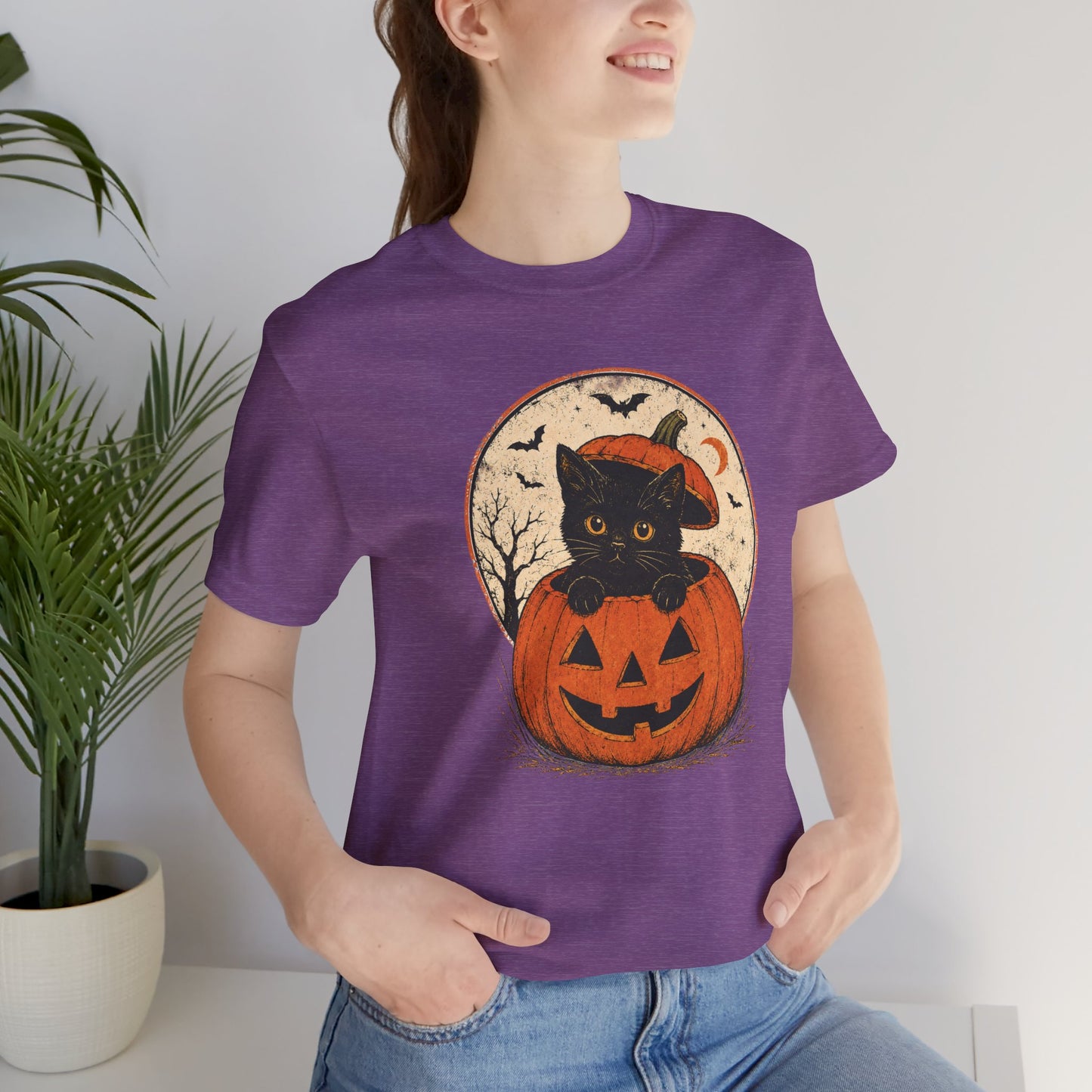 Halloween Black Cat Pumpkin T-Shirt — Cute Vintage Jack-O'-Lantern Tee