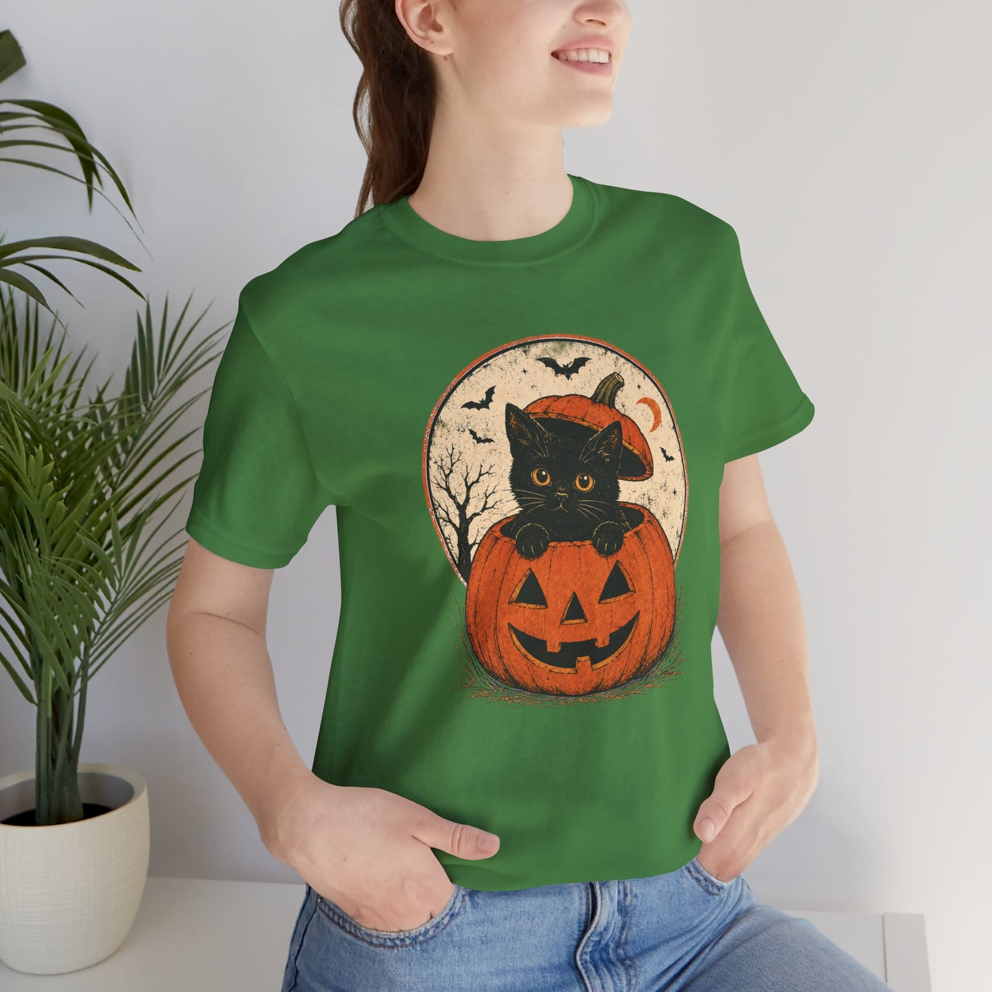 Halloween Black Cat Pumpkin T-Shirt — Cute Vintage Jack-O'-Lantern Tee