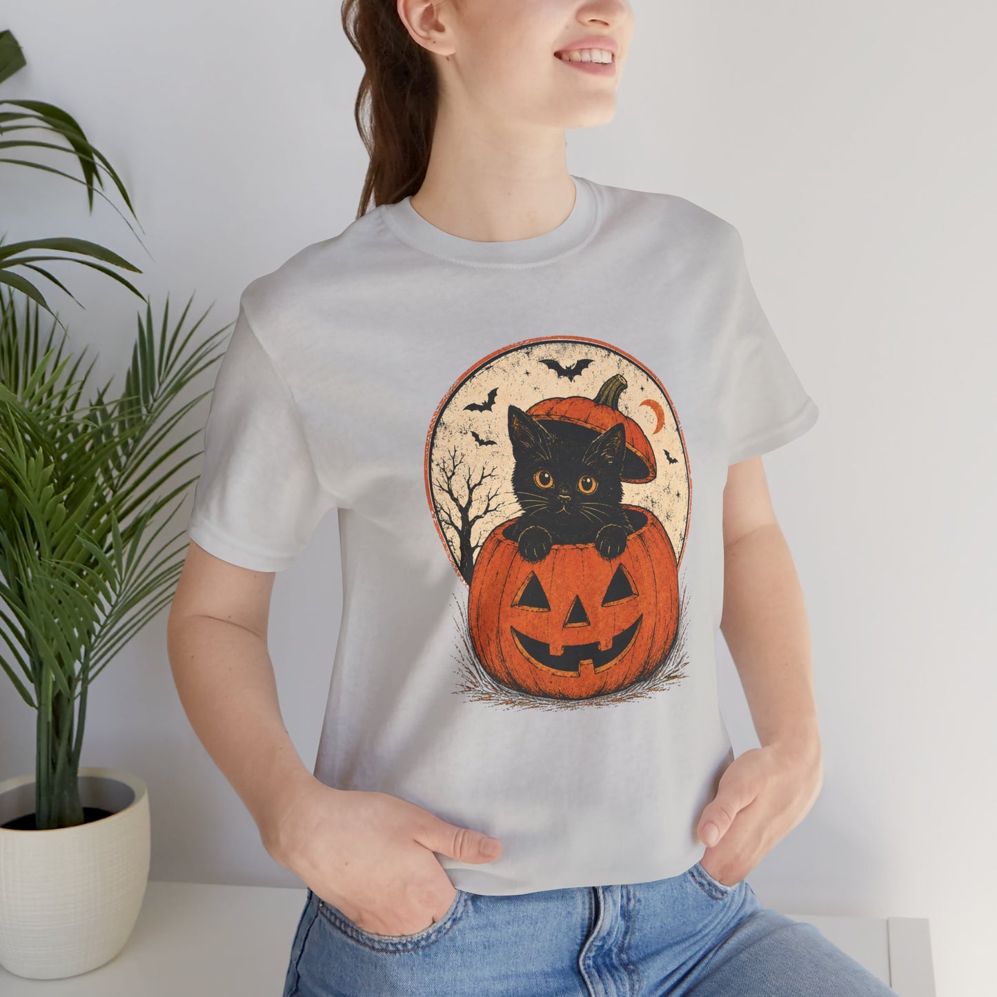 Halloween Black Cat Pumpkin T-Shirt — Cute Vintage Jack-O'-Lantern Tee
