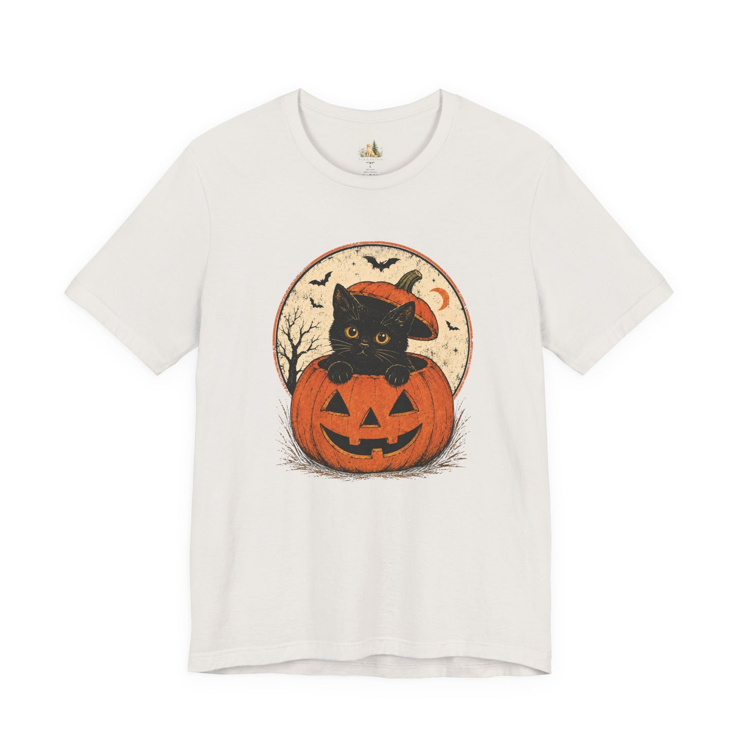 Halloween Black Cat Pumpkin T-Shirt — Cute Vintage Jack-O'-Lantern Tee